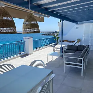 https://las-adelfas-playa-blanca.in-canary-islands.com